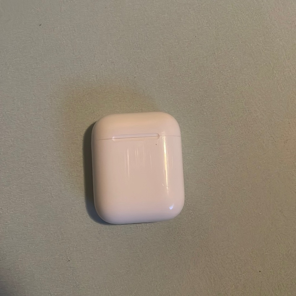 USED apple airpods first generation